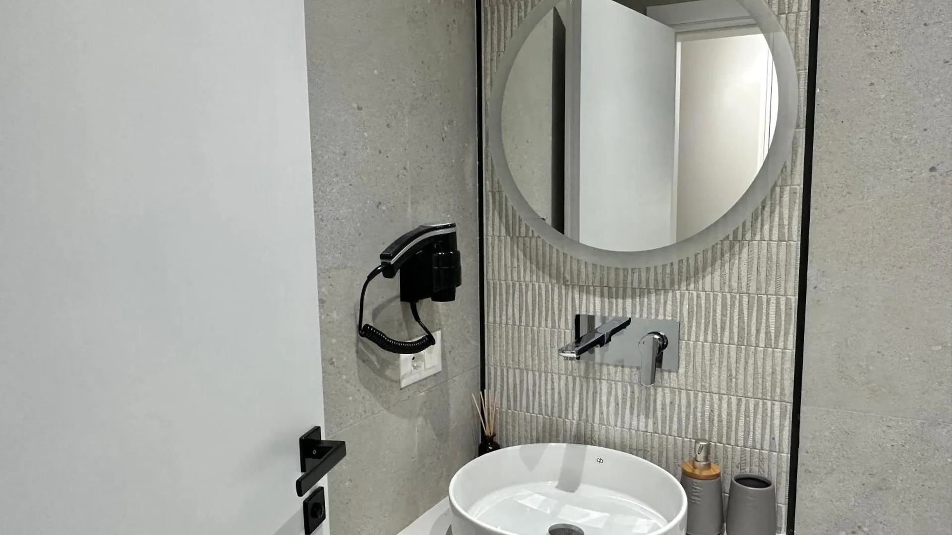Luxurious Studio-Apartment Durres 0*,